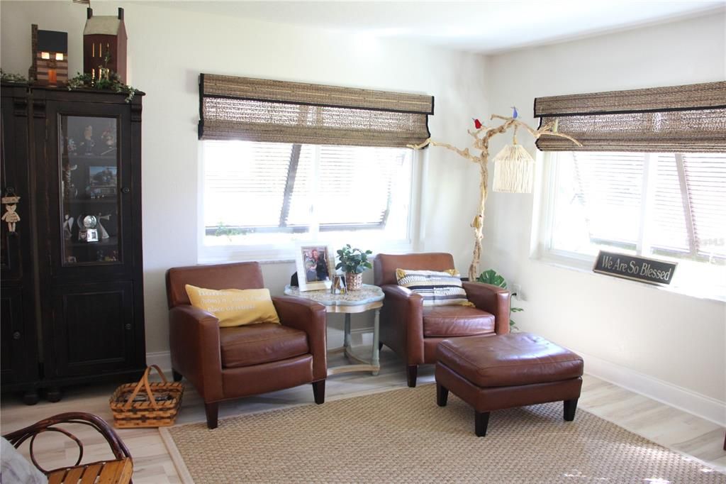 For Sale: $286,900 (3 beds, 2 baths, 1450 Square Feet)