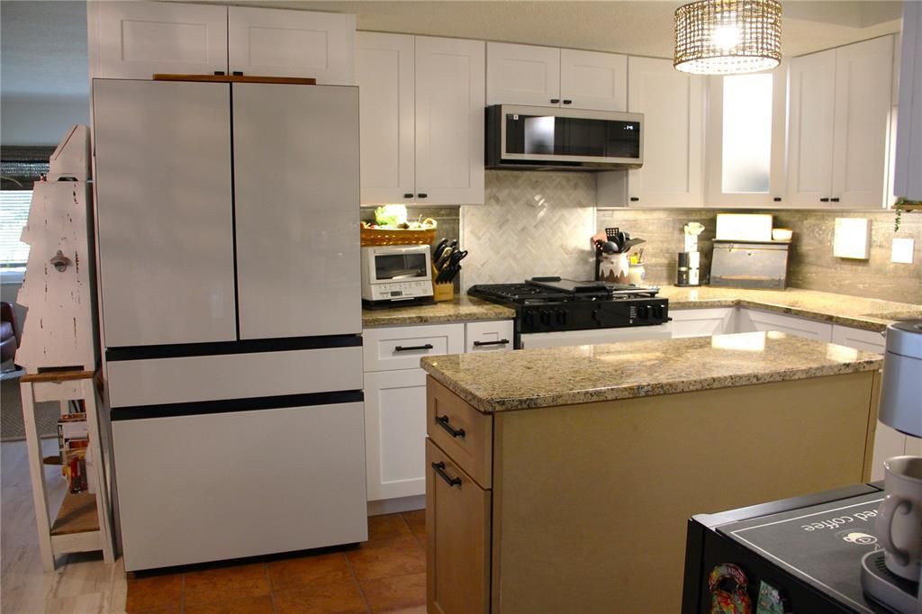 For Sale: $286,900 (3 beds, 2 baths, 1450 Square Feet)