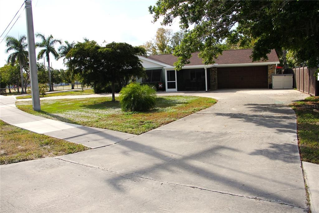 For Sale: $286,900 (3 beds, 2 baths, 1450 Square Feet)