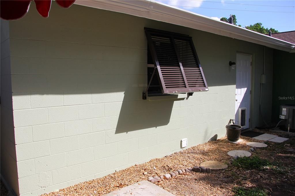 For Sale: $286,900 (3 beds, 2 baths, 1450 Square Feet)