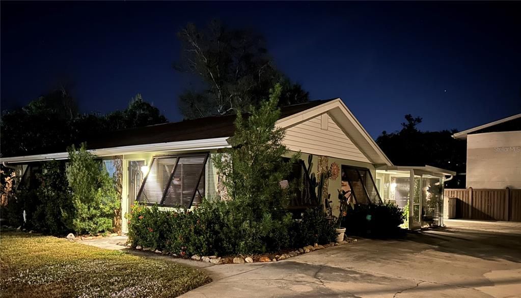 For Sale: $286,900 (3 beds, 2 baths, 1450 Square Feet)