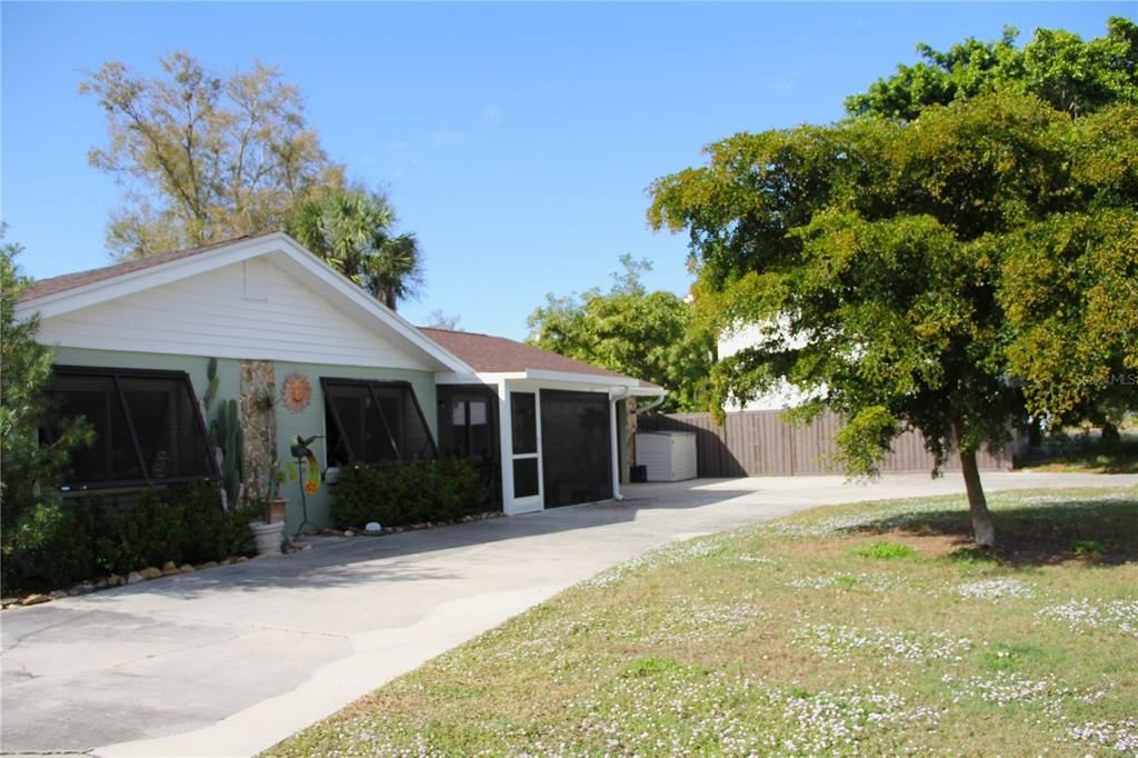 For Sale: $286,900 (3 beds, 2 baths, 1450 Square Feet)