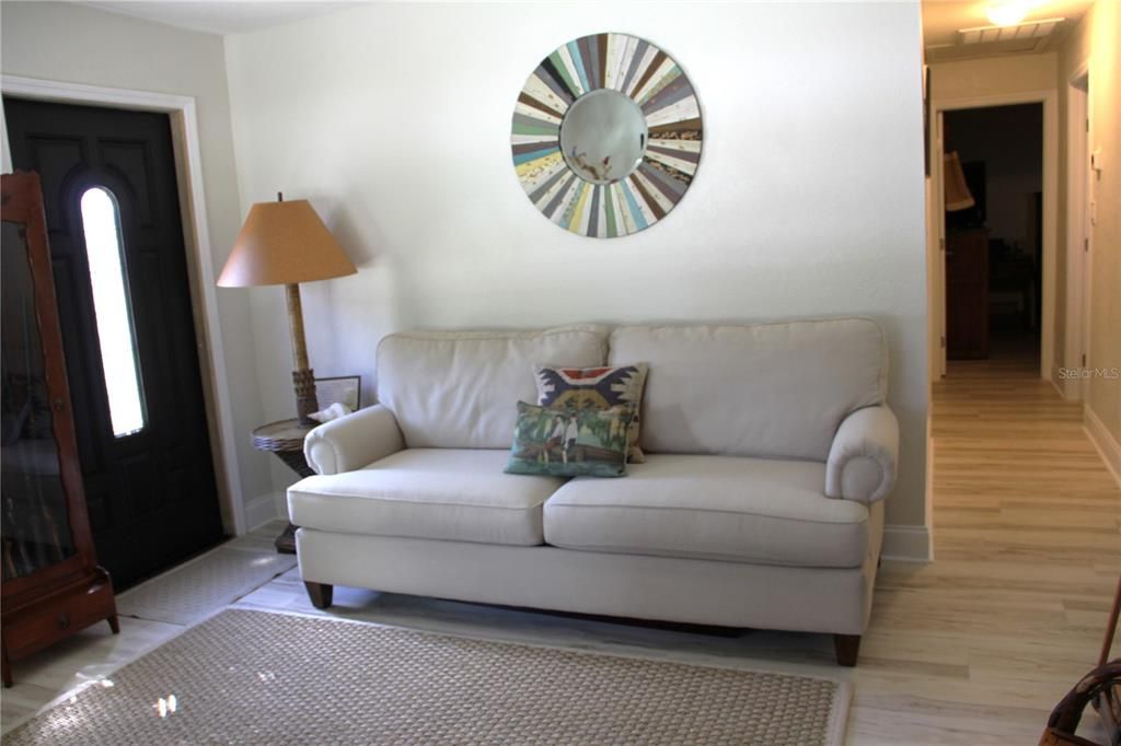 For Sale: $286,900 (3 beds, 2 baths, 1450 Square Feet)