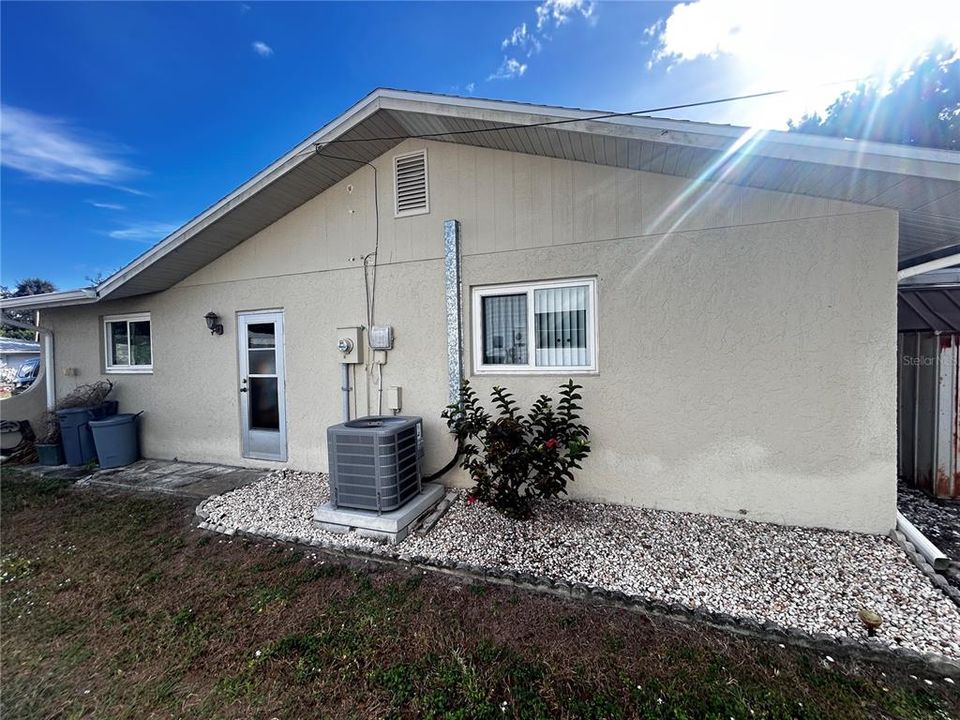 待售: $229,000 (2 贝兹, 2 浴室, 1349 平方英尺)