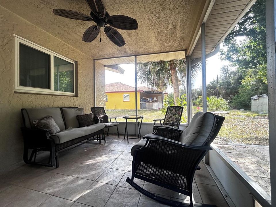 待售: $229,000 (2 贝兹, 2 浴室, 1349 平方英尺)