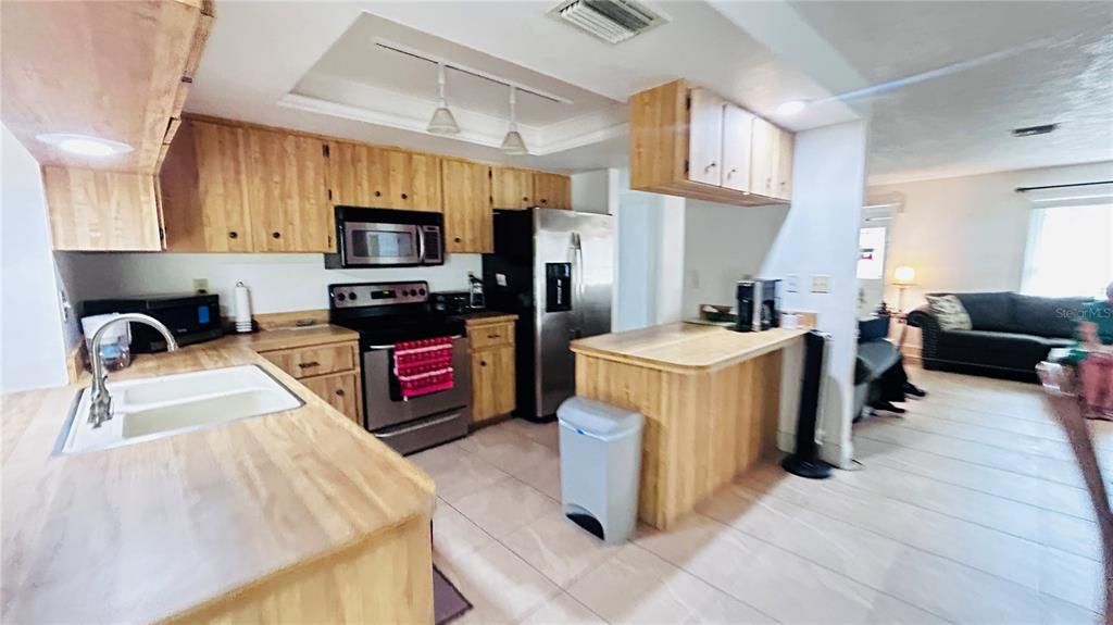 待售: $229,000 (2 贝兹, 2 浴室, 1349 平方英尺)