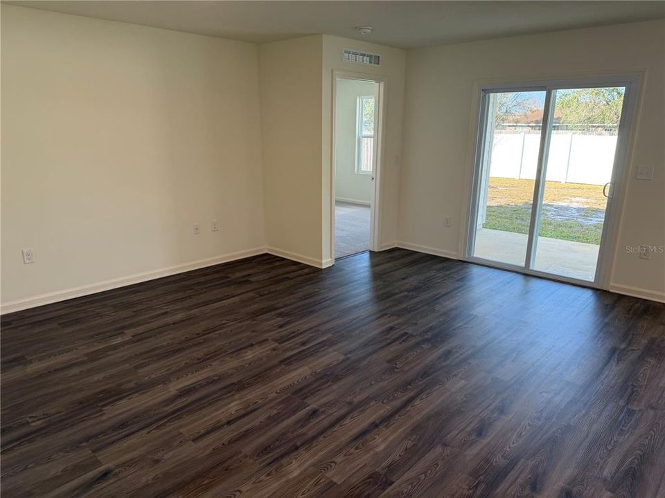 For Rent: $1,850 (3 beds, 2 baths, 1416 Square Feet)