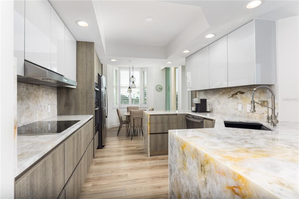 For Sale: $1,275,000 (3 beds, 2 baths, 2369 Square Feet)