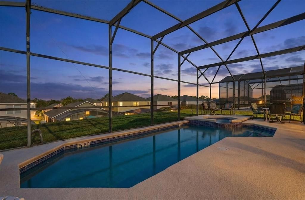 For Sale: $450,000 (5 beds, 3 baths, 1960 Square Feet)