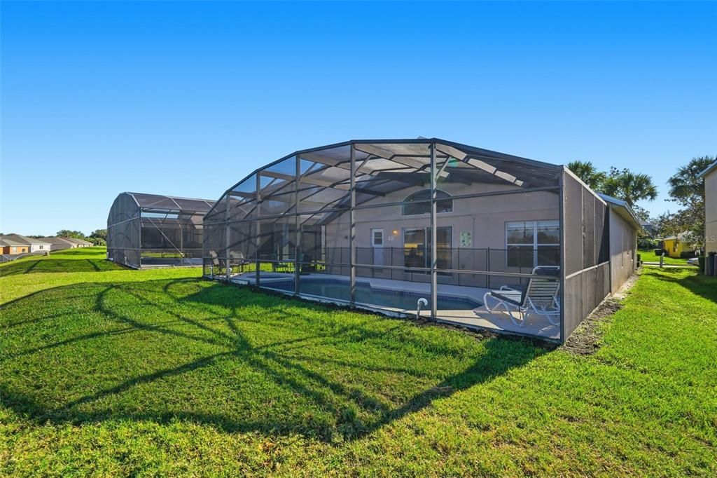 For Sale: $450,000 (5 beds, 3 baths, 1960 Square Feet)