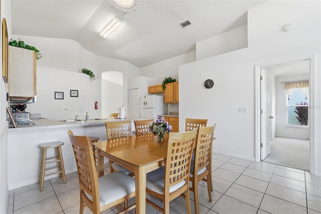 For Sale: $450,000 (5 beds, 3 baths, 1960 Square Feet)