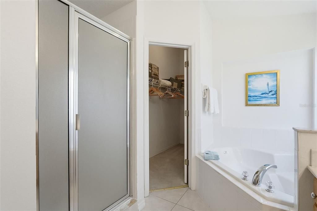 For Sale: $450,000 (5 beds, 3 baths, 1960 Square Feet)