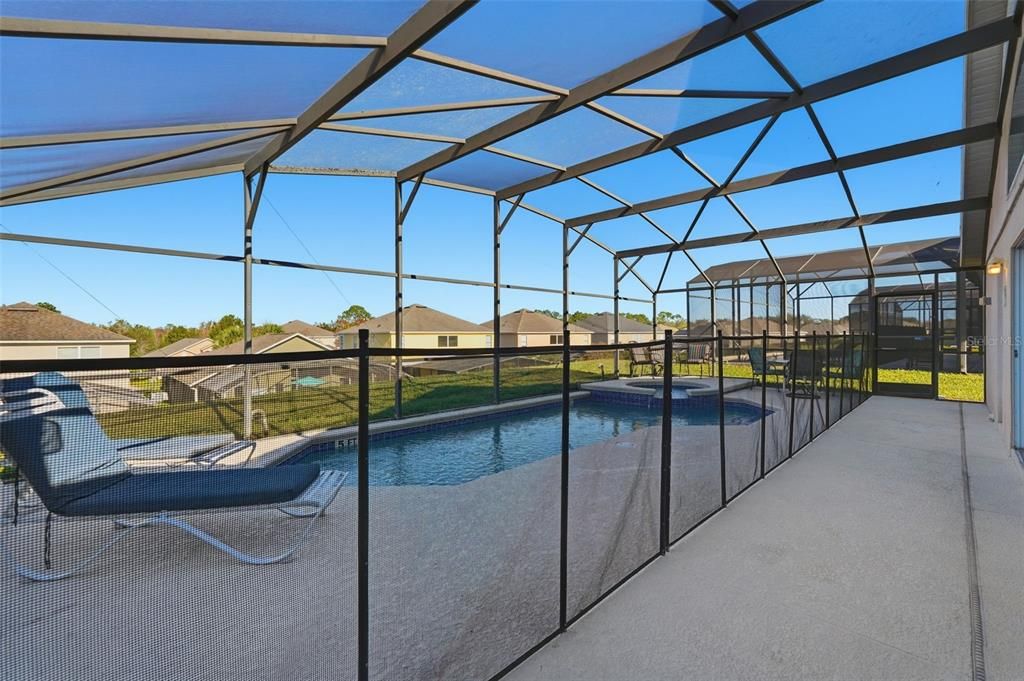 For Sale: $450,000 (5 beds, 3 baths, 1960 Square Feet)