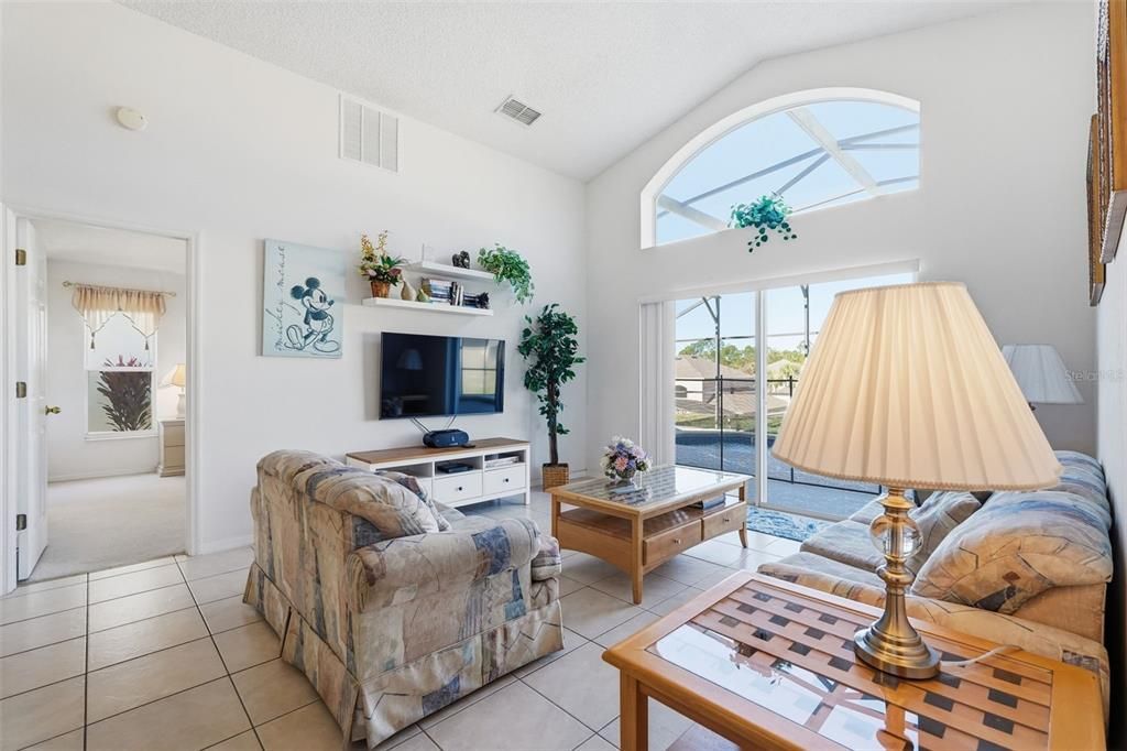 For Sale: $450,000 (5 beds, 3 baths, 1960 Square Feet)