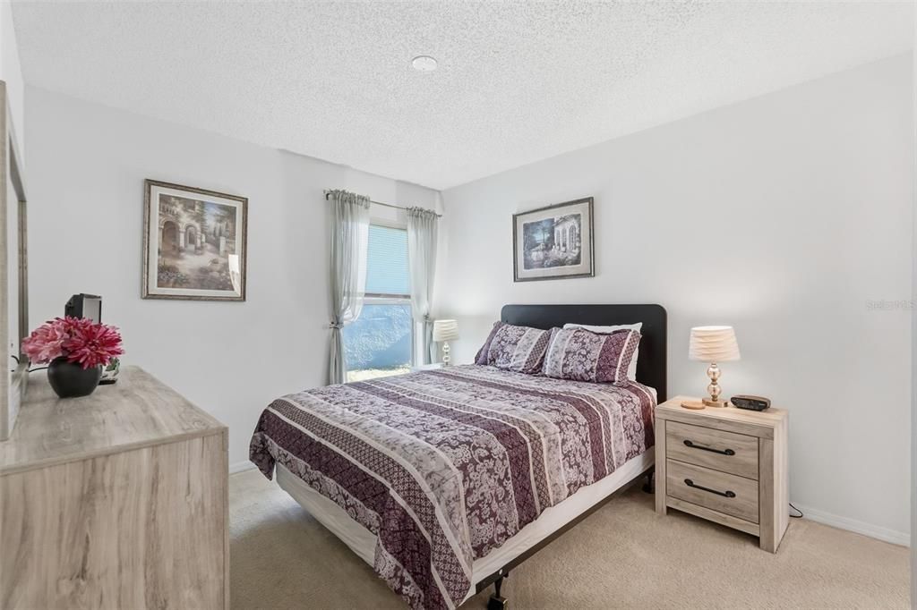 For Sale: $450,000 (5 beds, 3 baths, 1960 Square Feet)