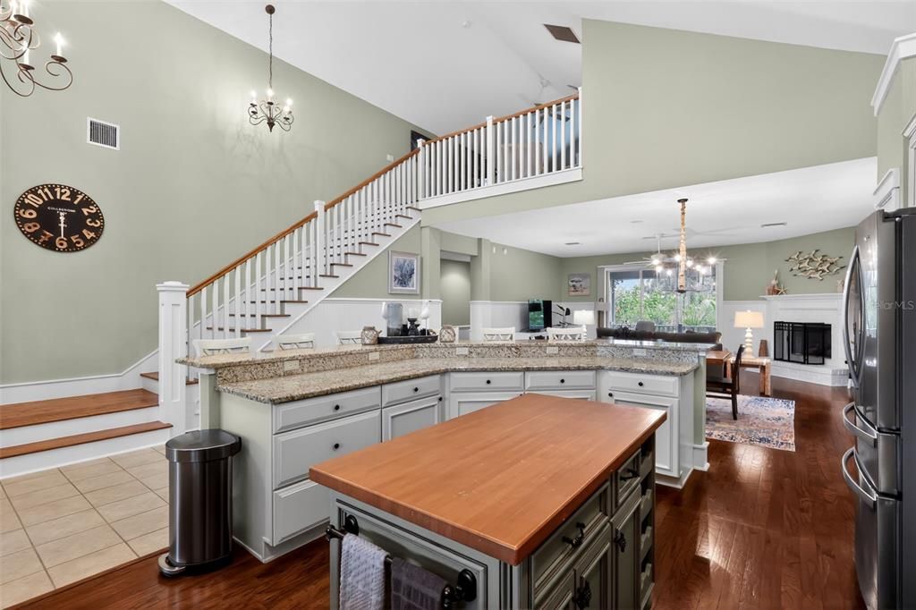 待售: $1,199,000 (2 贝兹, 2 浴室, 2525 平方英尺)