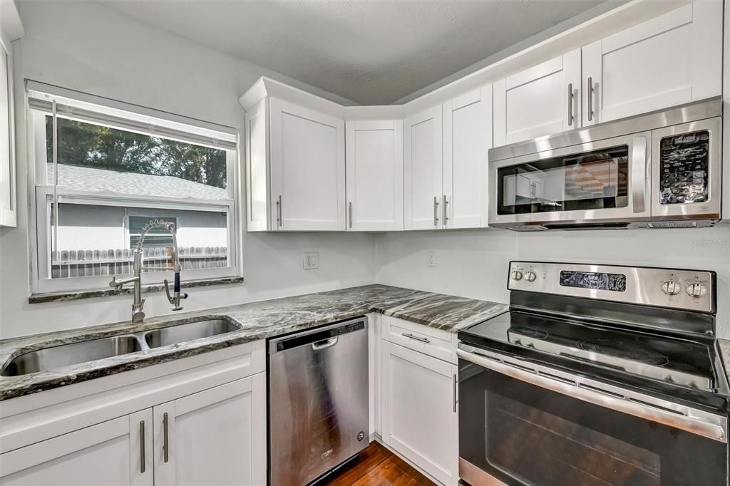 For Rent: $3,000 (4 beds, 2 baths, 1578 Square Feet)