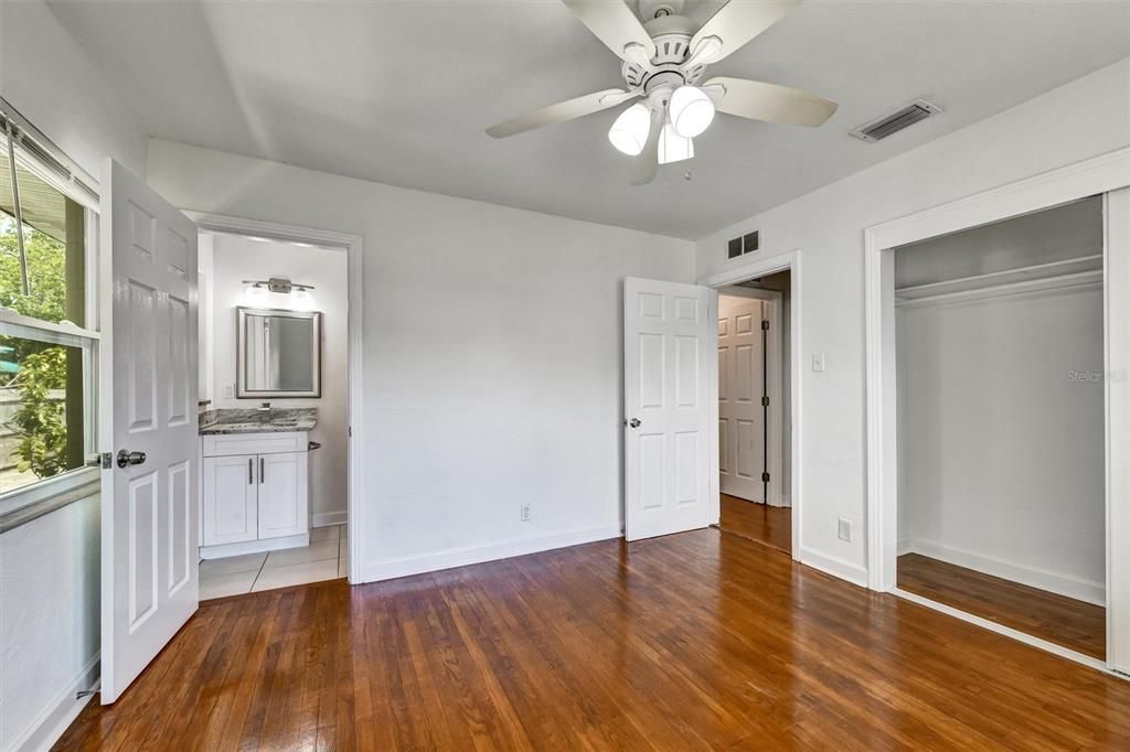 For Rent: $3,000 (4 beds, 2 baths, 1578 Square Feet)