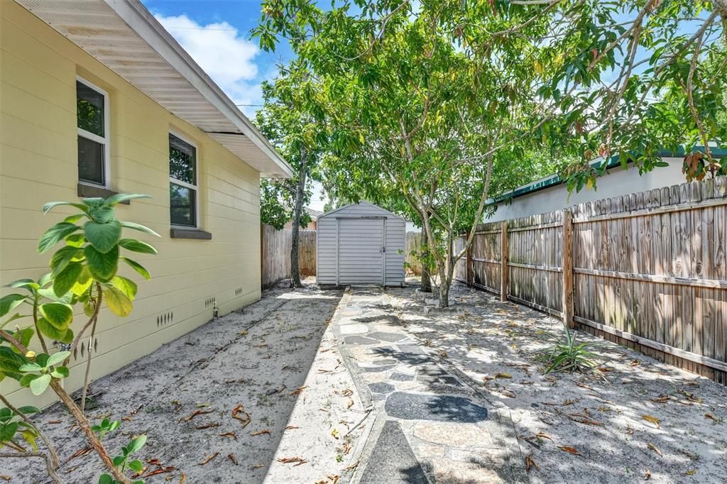 For Rent: $3,000 (4 beds, 2 baths, 1578 Square Feet)