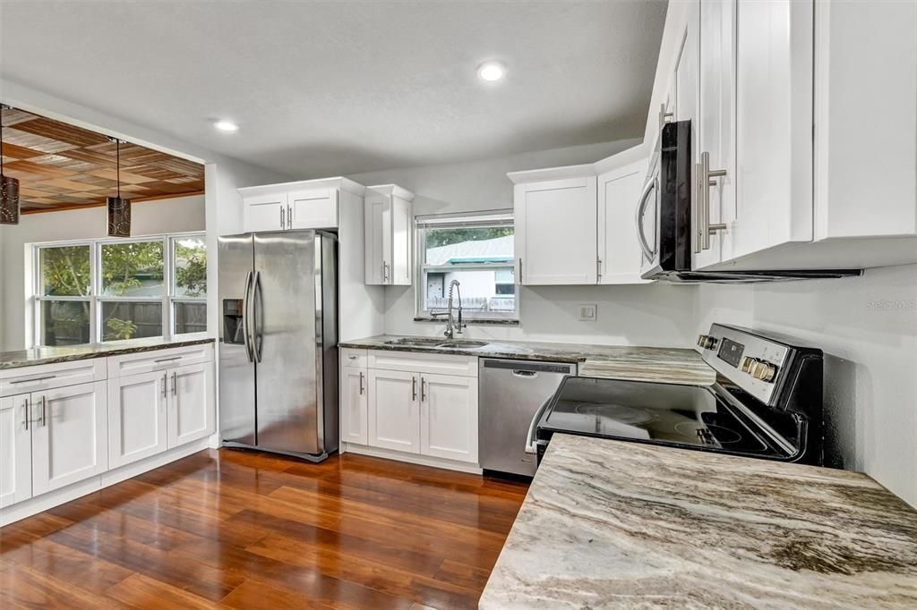 For Rent: $3,000 (4 beds, 2 baths, 1578 Square Feet)