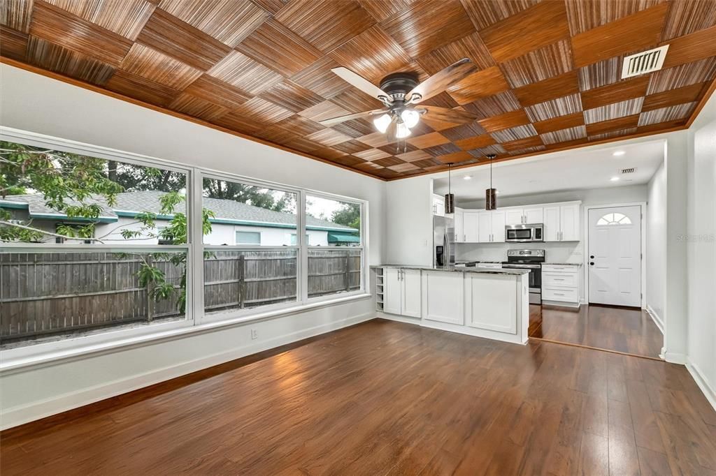 For Rent: $3,000 (4 beds, 2 baths, 1578 Square Feet)