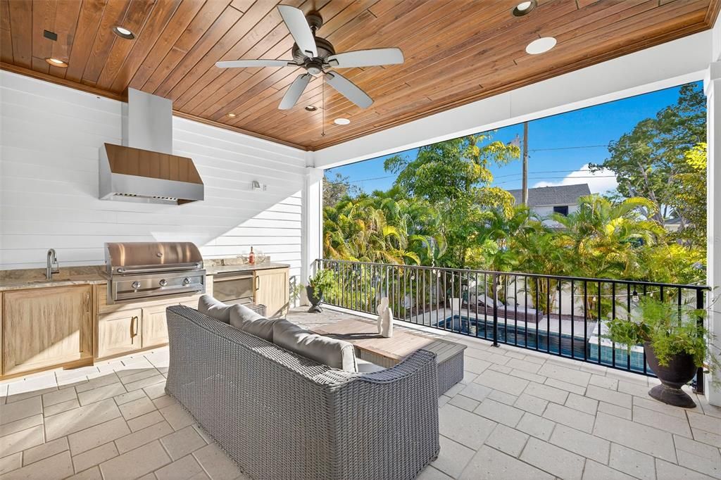 На продажу: $8,800,000 (5 спален, 5 ванн, 5071 Квадратных фут)