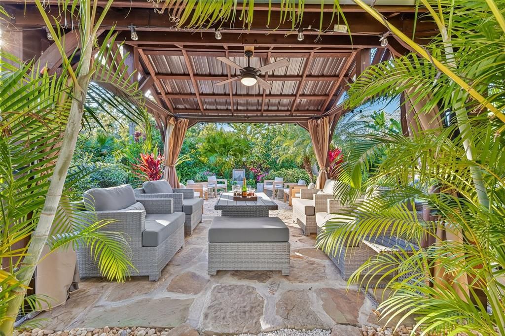 На продажу: $8,800,000 (5 спален, 5 ванн, 5071 Квадратных фут)