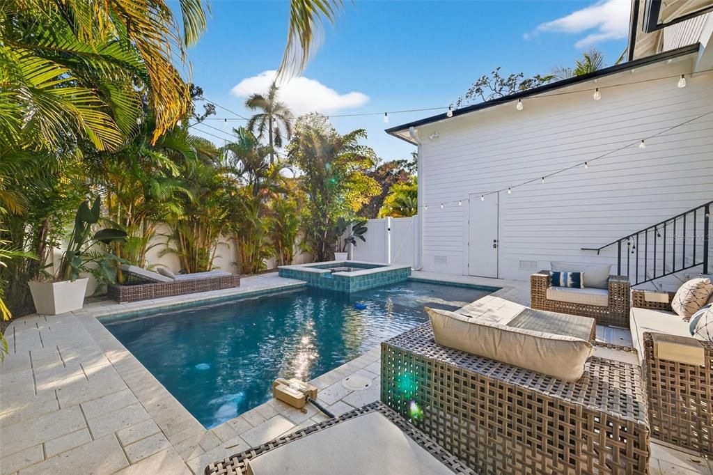 На продажу: $8,800,000 (5 спален, 5 ванн, 5071 Квадратных фут)