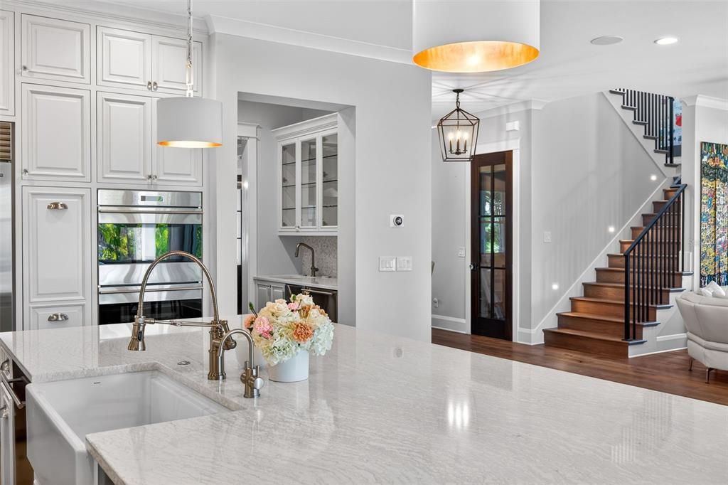 На продажу: $8,800,000 (5 спален, 5 ванн, 5071 Квадратных фут)