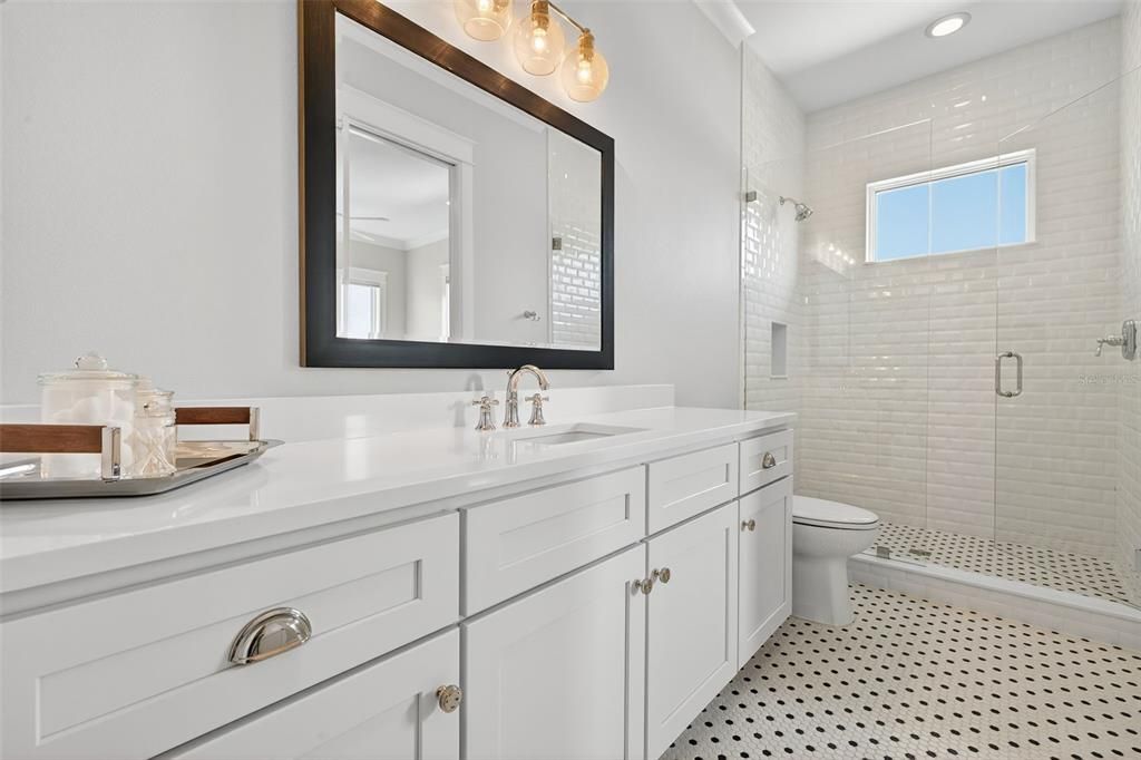 На продажу: $8,800,000 (5 спален, 5 ванн, 5071 Квадратных фут)