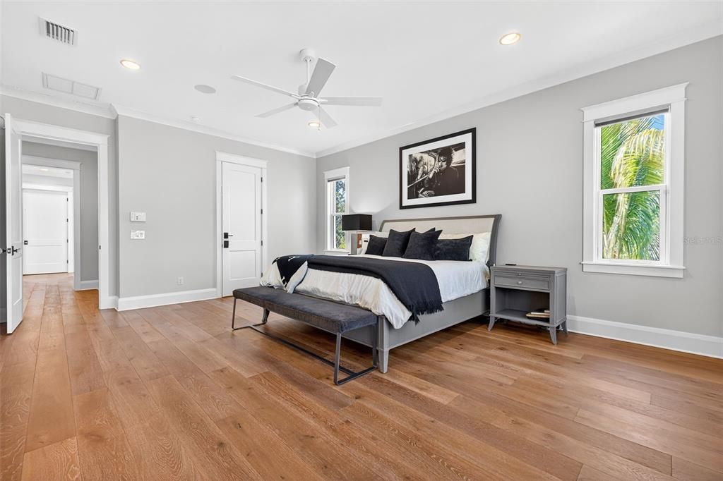 На продажу: $8,800,000 (5 спален, 5 ванн, 5071 Квадратных фут)