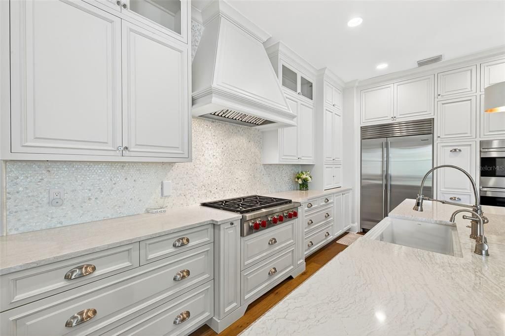 На продажу: $8,800,000 (5 спален, 5 ванн, 5071 Квадратных фут)