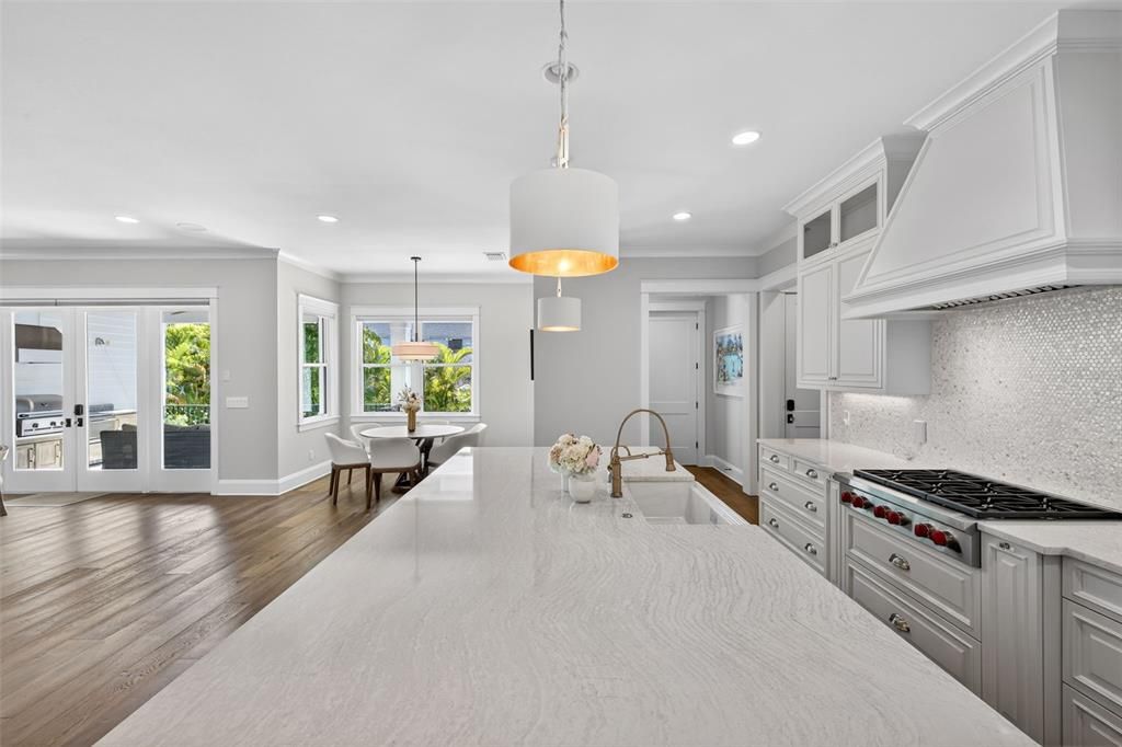 На продажу: $8,800,000 (5 спален, 5 ванн, 5071 Квадратных фут)