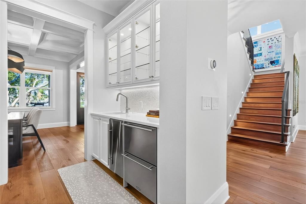 На продажу: $8,800,000 (5 спален, 5 ванн, 5071 Квадратных фут)