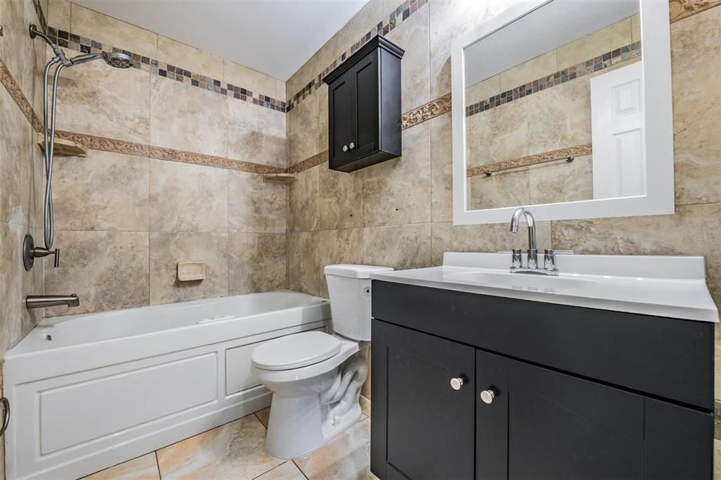 En Venta: $285,000 (2 camas, 1 baños, 893 Pies cuadrados)