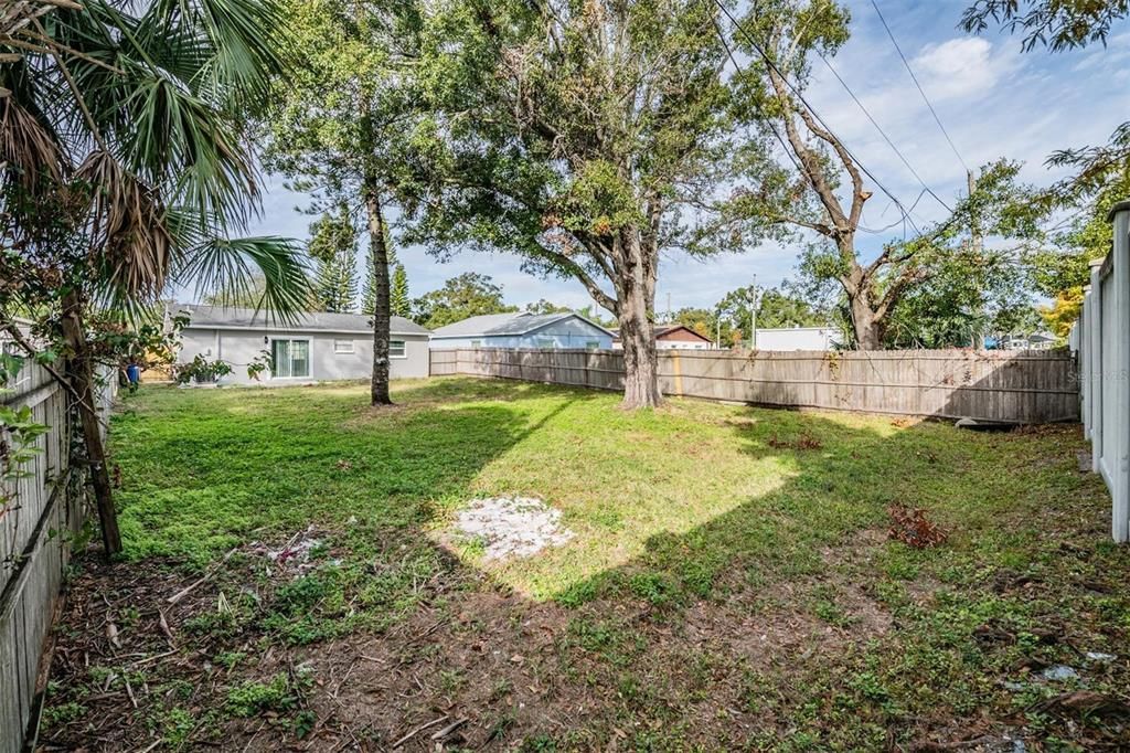 En Venta: $285,000 (2 camas, 1 baños, 893 Pies cuadrados)