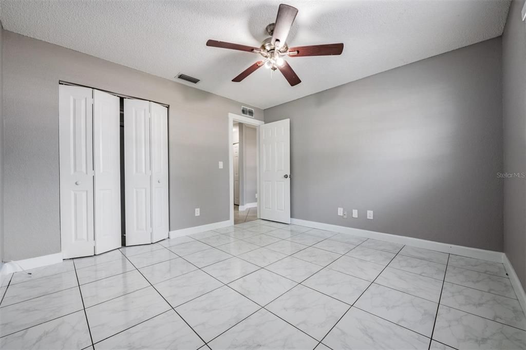 En Venta: $285,000 (2 camas, 1 baños, 893 Pies cuadrados)