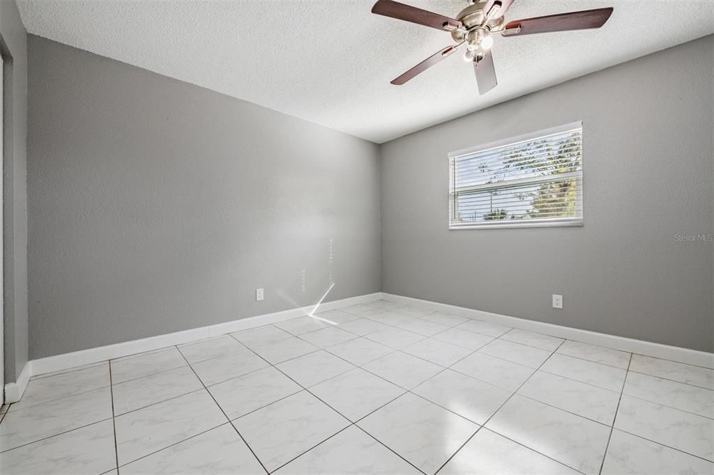 En Venta: $285,000 (2 camas, 1 baños, 893 Pies cuadrados)