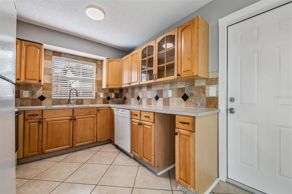 En Venta: $285,000 (2 camas, 1 baños, 893 Pies cuadrados)