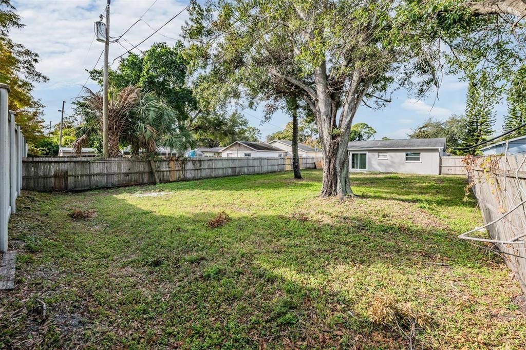 En Venta: $285,000 (2 camas, 1 baños, 893 Pies cuadrados)