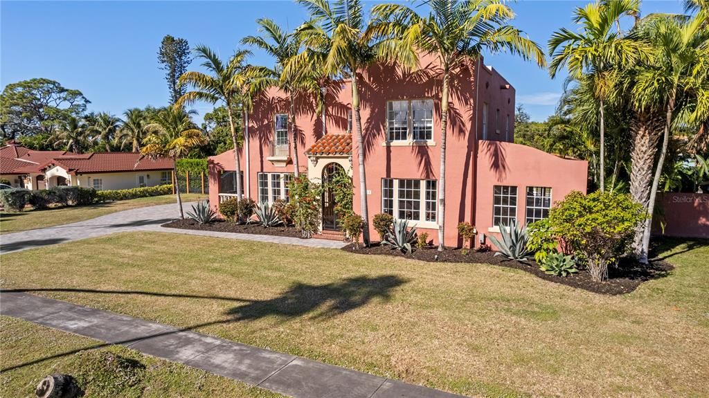 For Sale: $1,145,900 (3 beds, 2 baths, 2320 Square Feet)