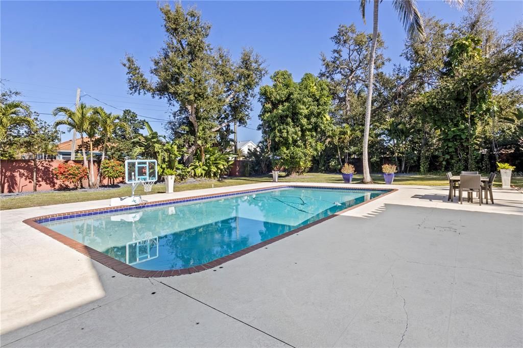 For Sale: $1,145,900 (3 beds, 2 baths, 2320 Square Feet)