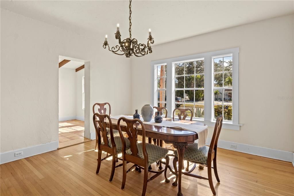 For Sale: $1,145,900 (3 beds, 2 baths, 2320 Square Feet)