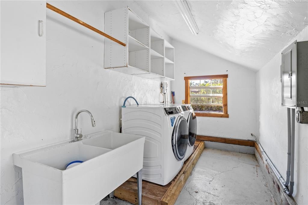 For Sale: $1,145,900 (3 beds, 2 baths, 2320 Square Feet)