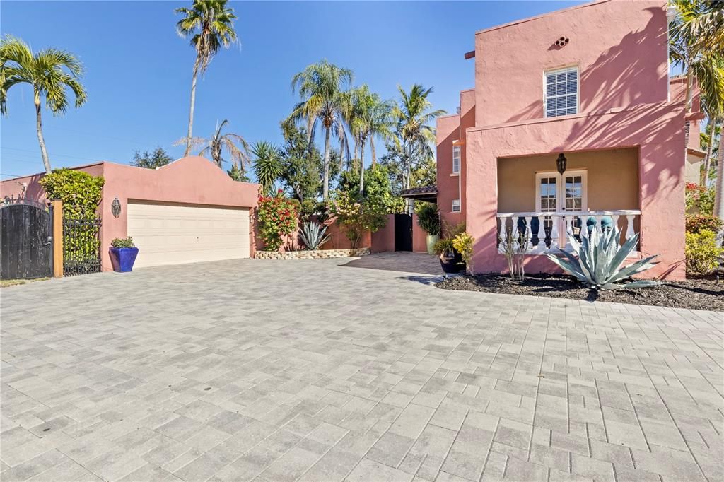 For Sale: $1,145,900 (3 beds, 2 baths, 2320 Square Feet)