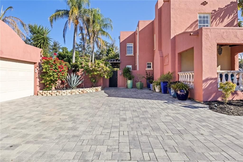 For Sale: $1,145,900 (3 beds, 2 baths, 2320 Square Feet)