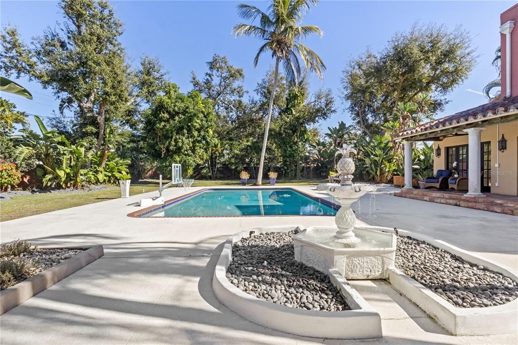 For Sale: $1,145,900 (3 beds, 2 baths, 2320 Square Feet)