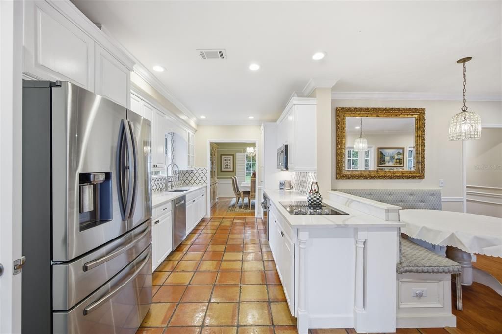 На продажу: $1,025,000 (4 спален, 2 ванн, 2848 Квадратных фут)