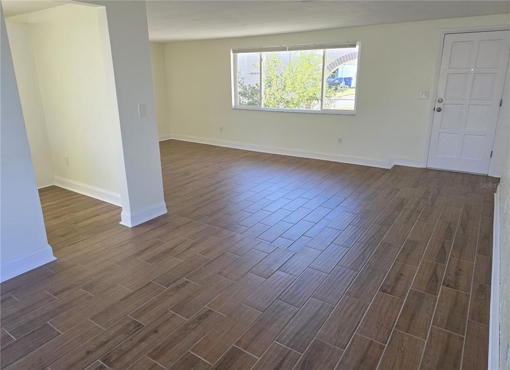 待售: $269,900 (2 贝兹, 2 浴室, 1334 平方英尺)