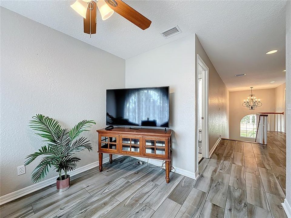 For Sale: $545,000 (3 beds, 3 baths, 1786 Square Feet)